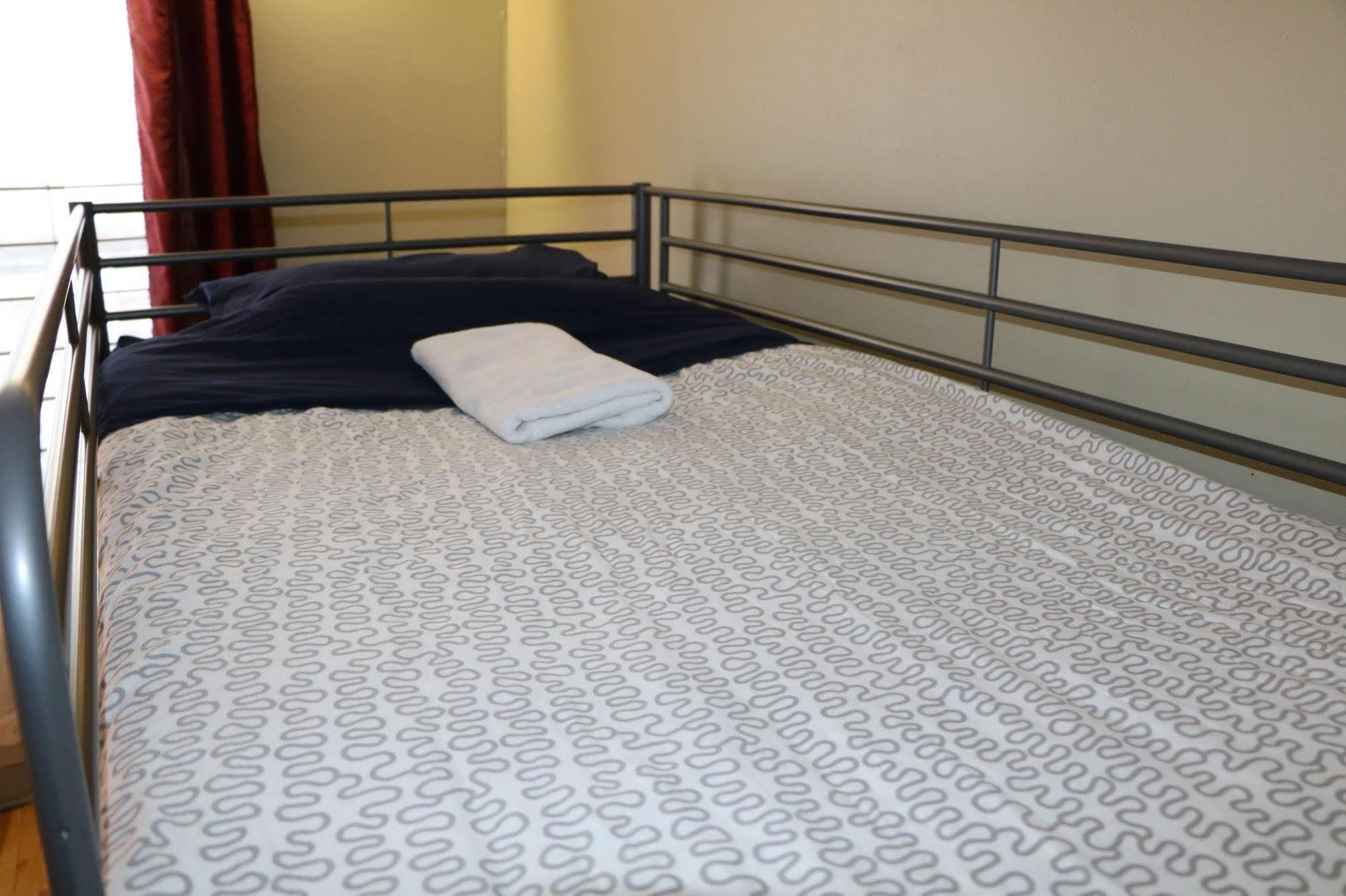 Auberge Reboot Hostel Montreal Bagian luar foto