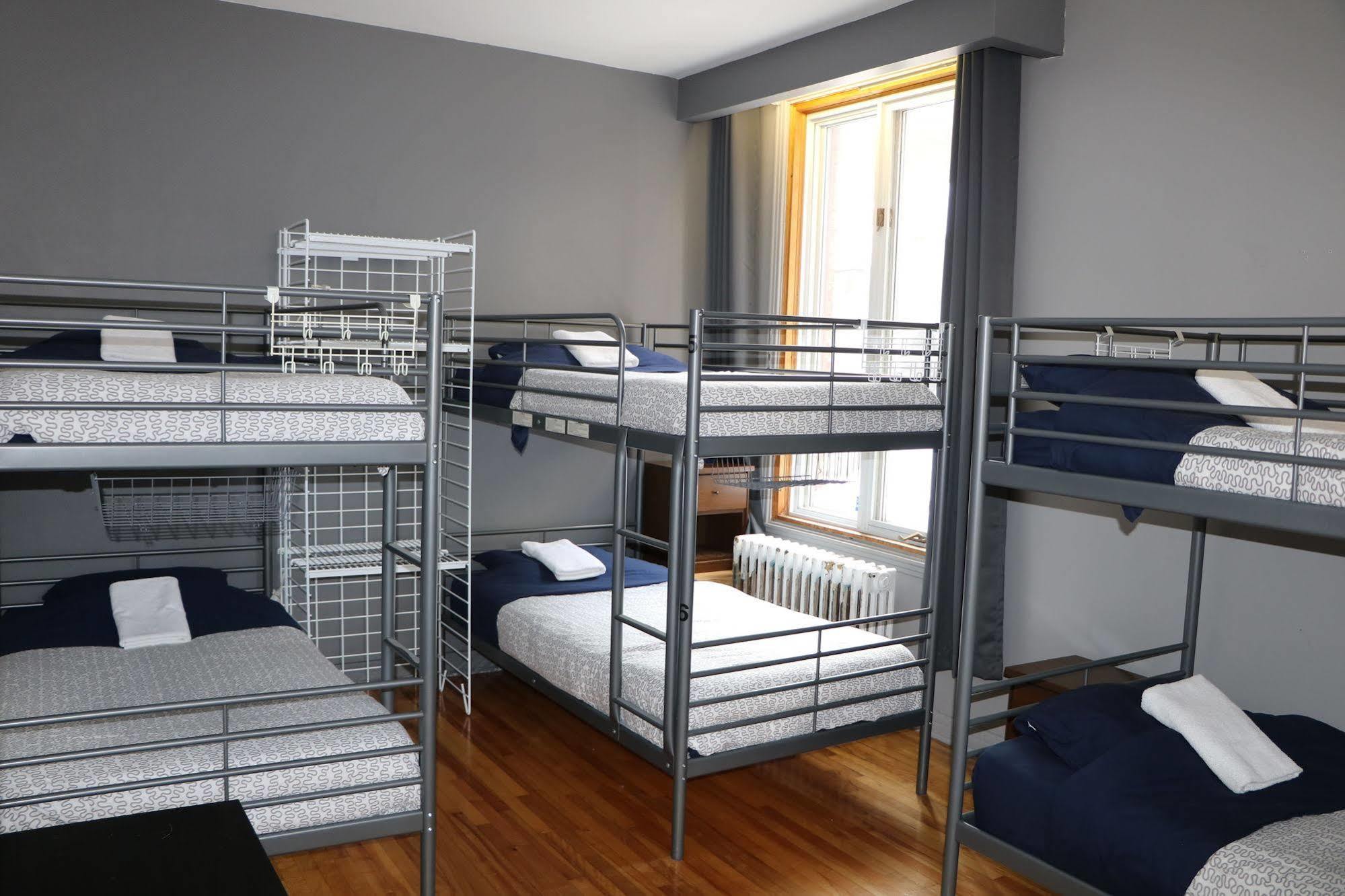 Auberge Reboot Hostel Montreal Bagian luar foto
