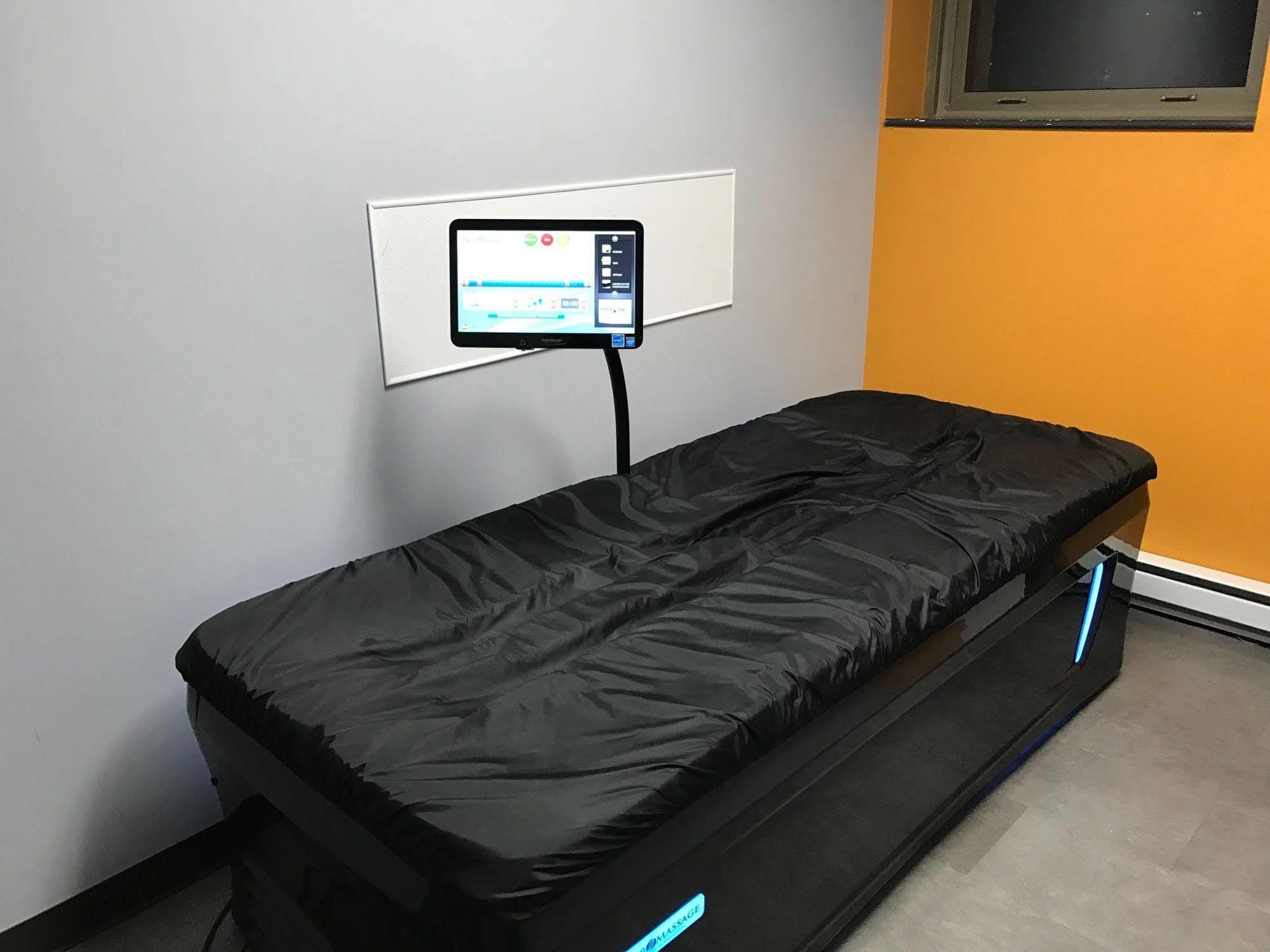 Auberge Reboot Hostel Montreal Bagian luar foto