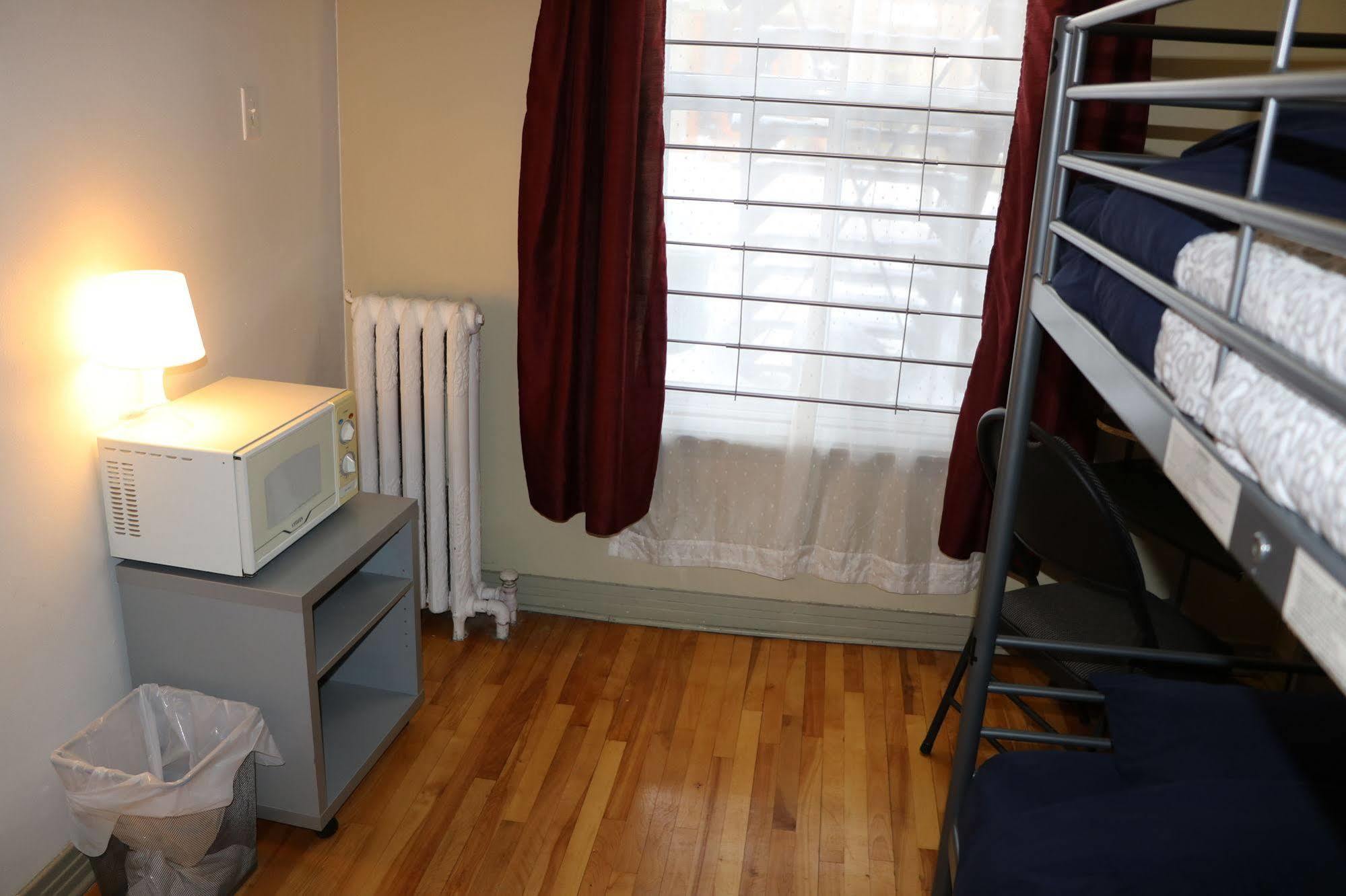 Auberge Reboot Hostel Montreal Bagian luar foto