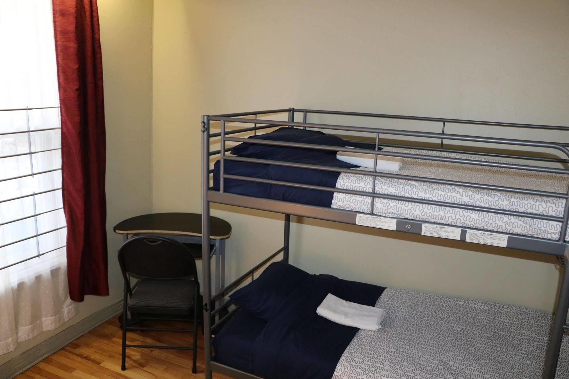 Auberge Reboot Hostel Montreal Bagian luar foto