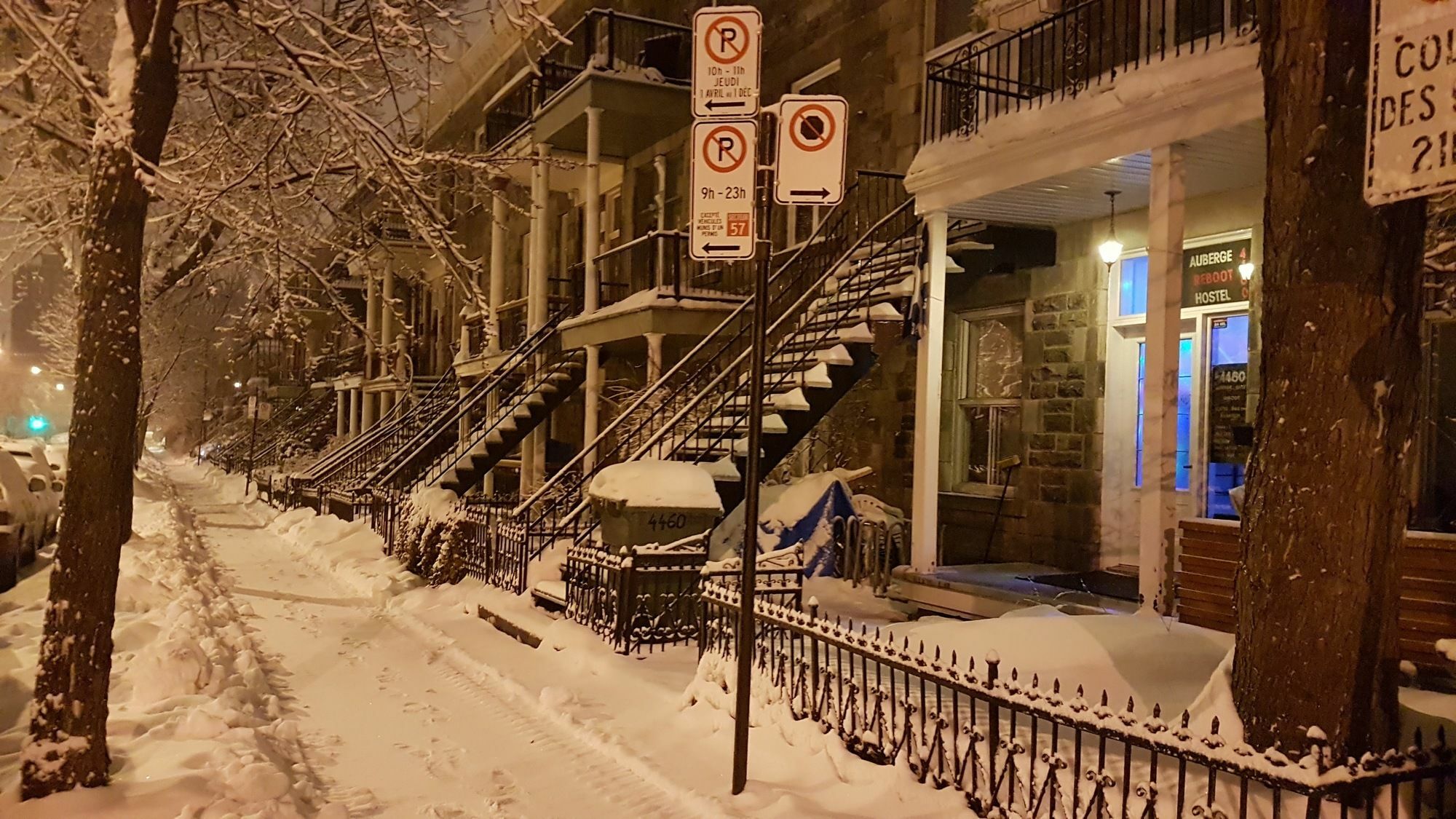 Auberge Reboot Hostel Montreal Bagian luar foto
